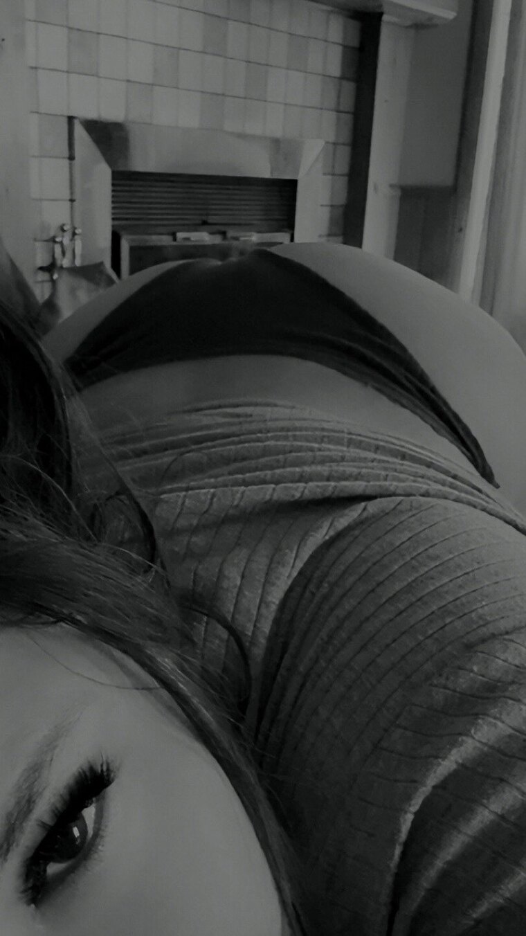 CurvyWoman